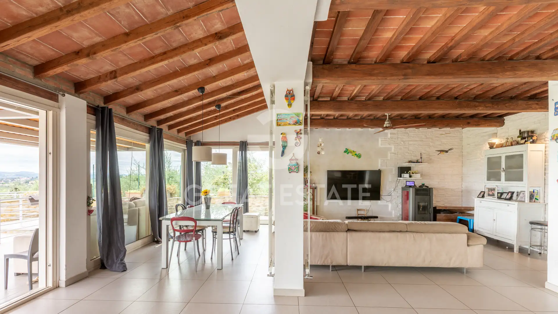 House 517m² in Italy, Arezzo. Priced at 550000€ rent photo-12