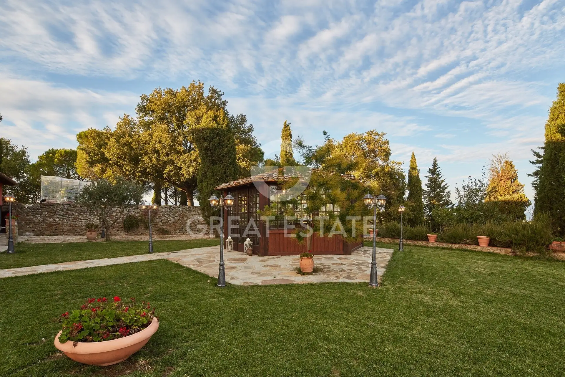 House 1112m² in Italy, Arezzo. Priced at 1750000€ rent photo-9