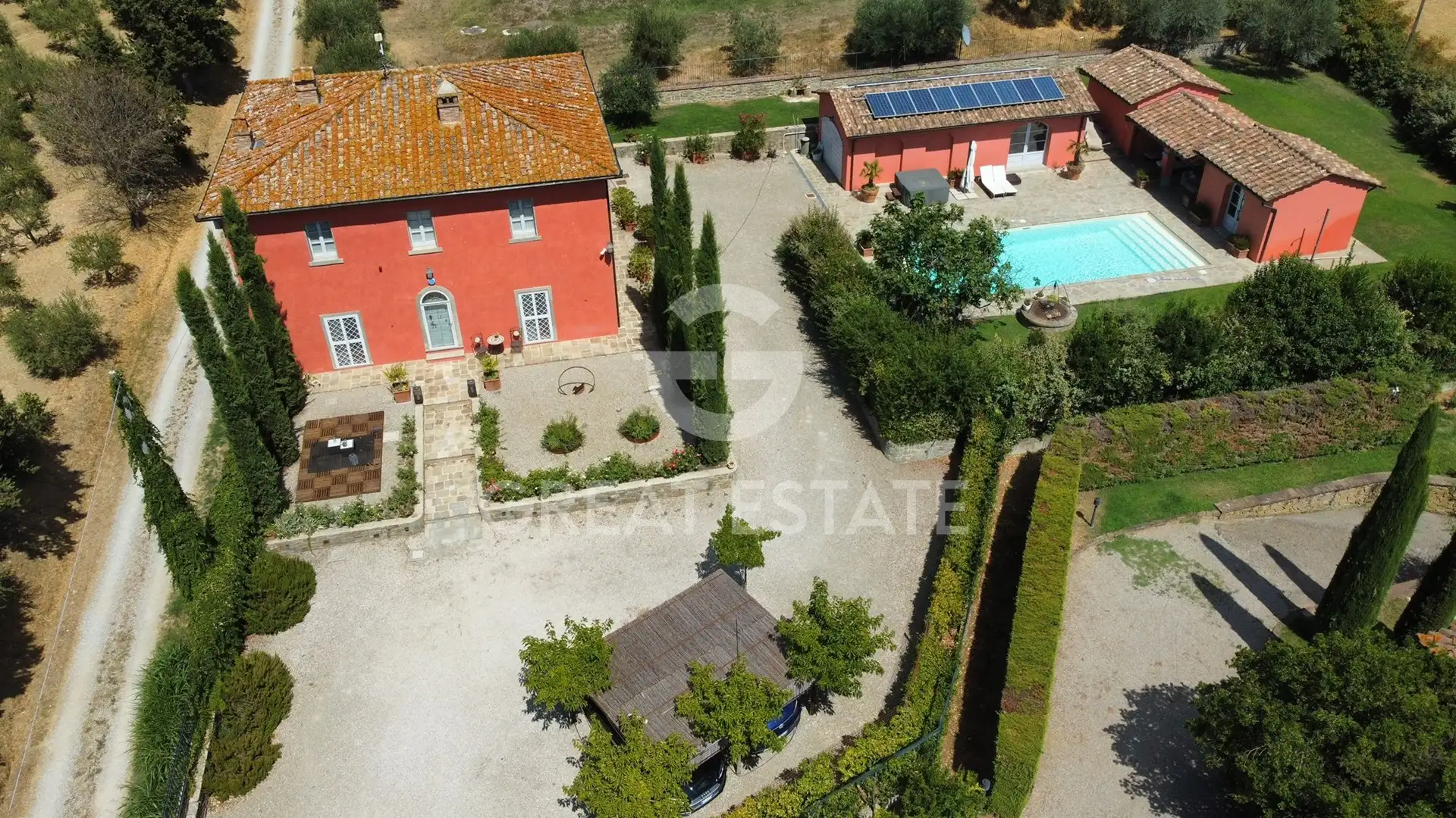 Villa 397m² in Italy, Arezzo. Priced at 1700000€ rent photo-1
