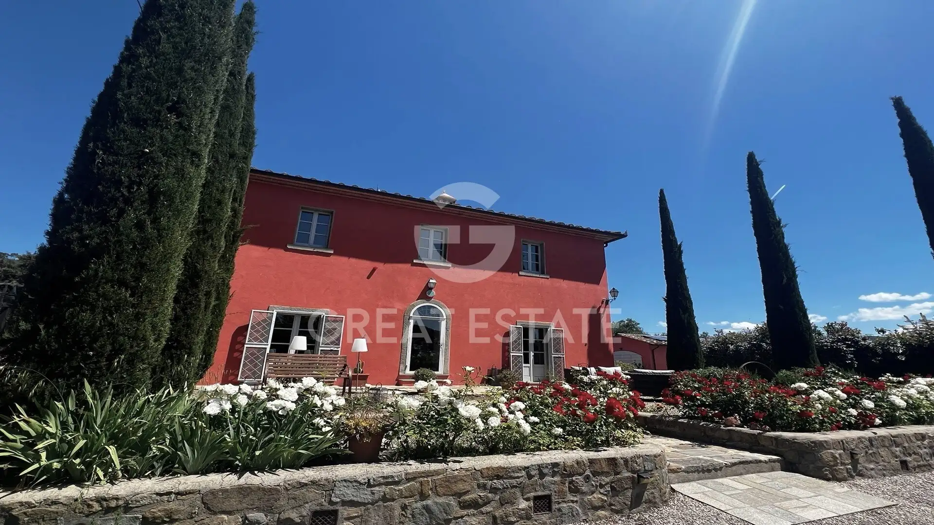 Villa 397m² in Italy, Arezzo. Priced at 1700000€ rent photo-2