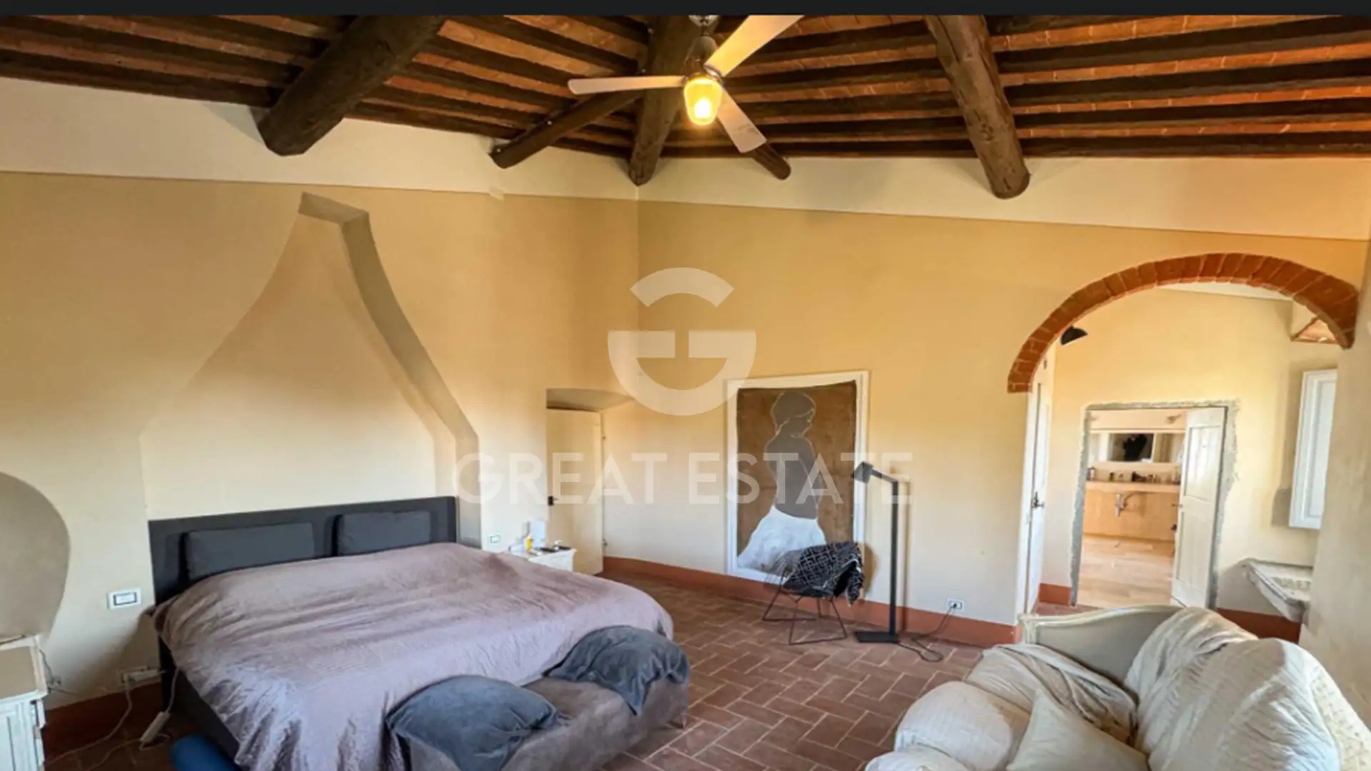 Villa 397m² in Italy, Arezzo. Priced at 1700000€ rent photo-14