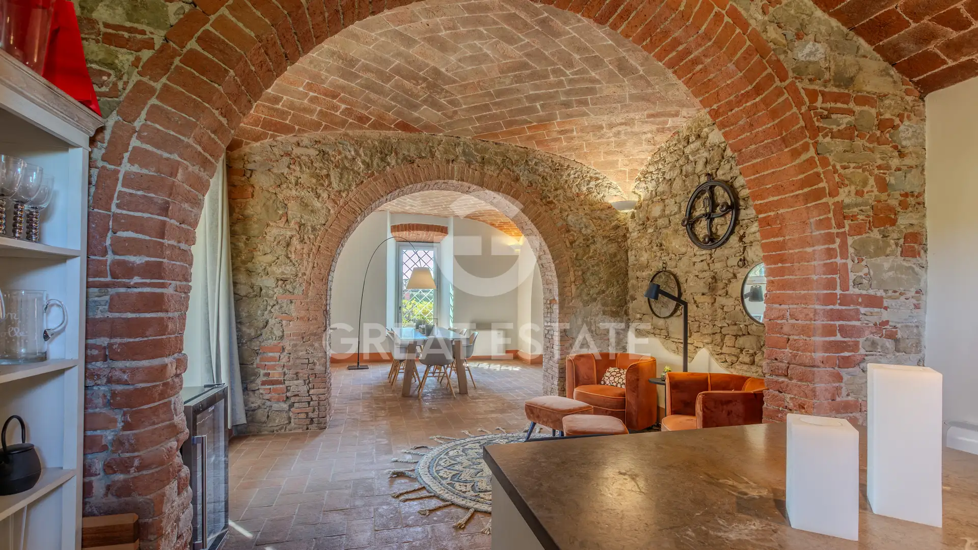 House 397m² in Italy, Arezzo. Priced at 1695000€ rent photo-14