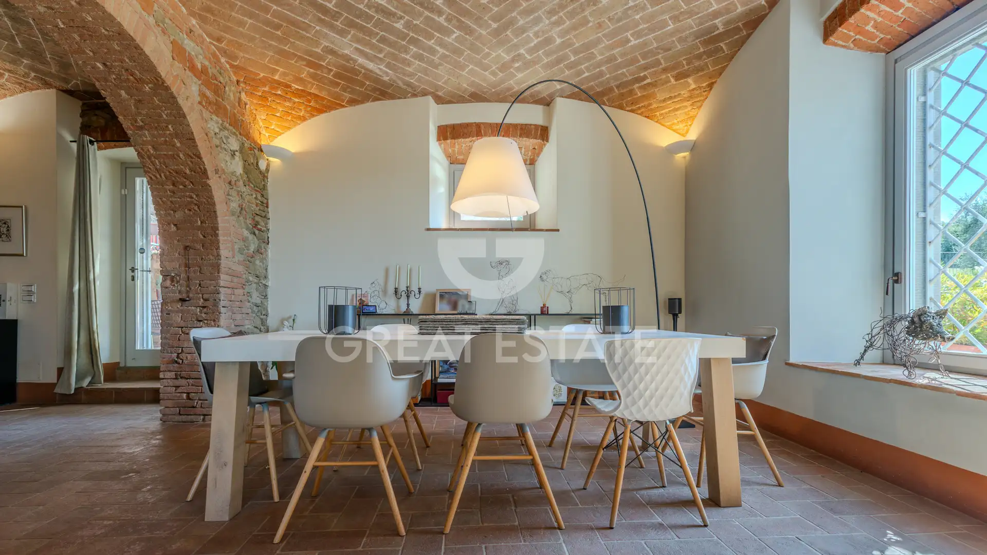 House 397m² in Italy, Arezzo. Priced at 1695000€ rent photo-15