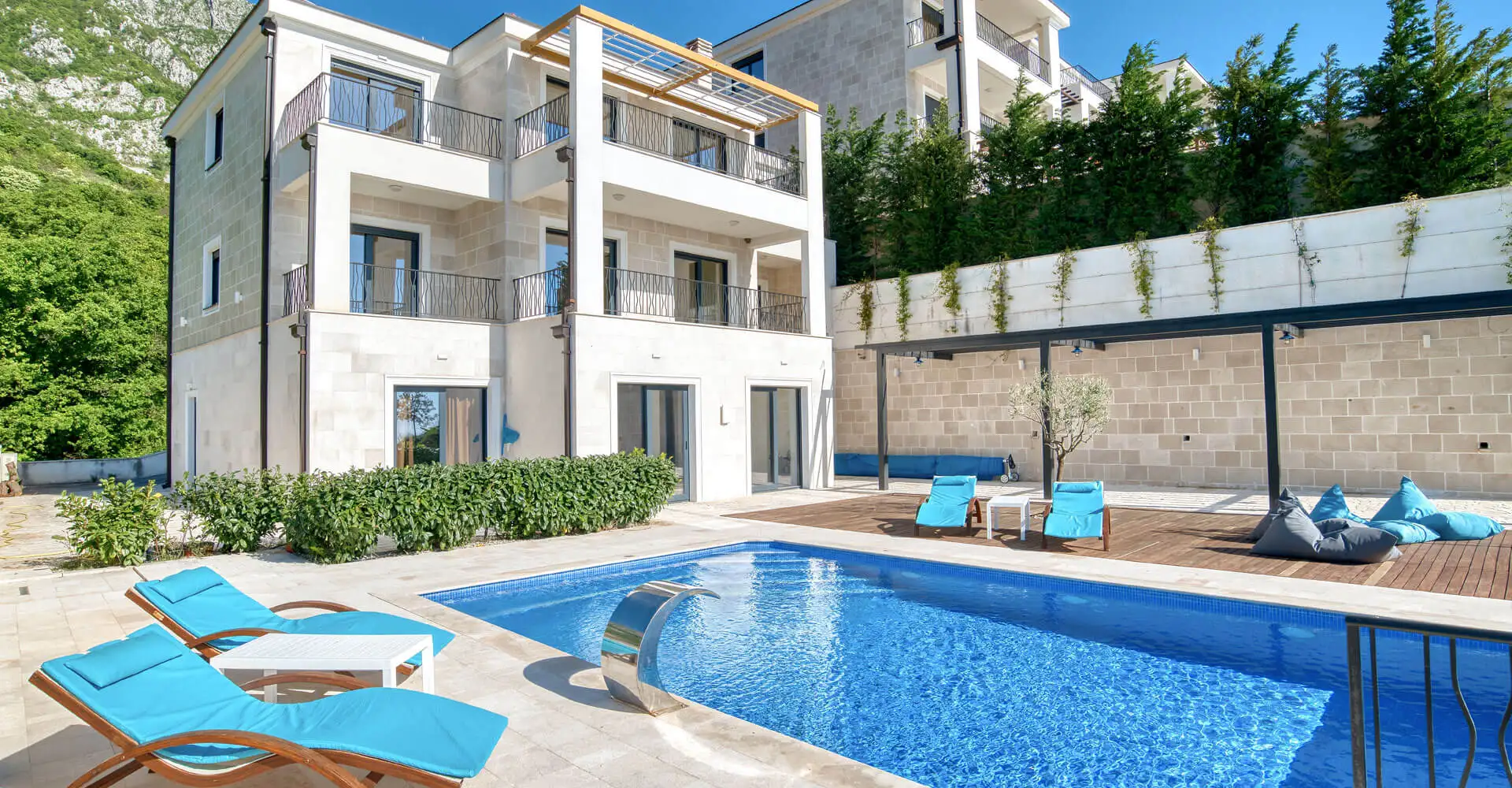 Villa 450m² in Montenegro, Budva. Priced at 1400000€ rent photo-1