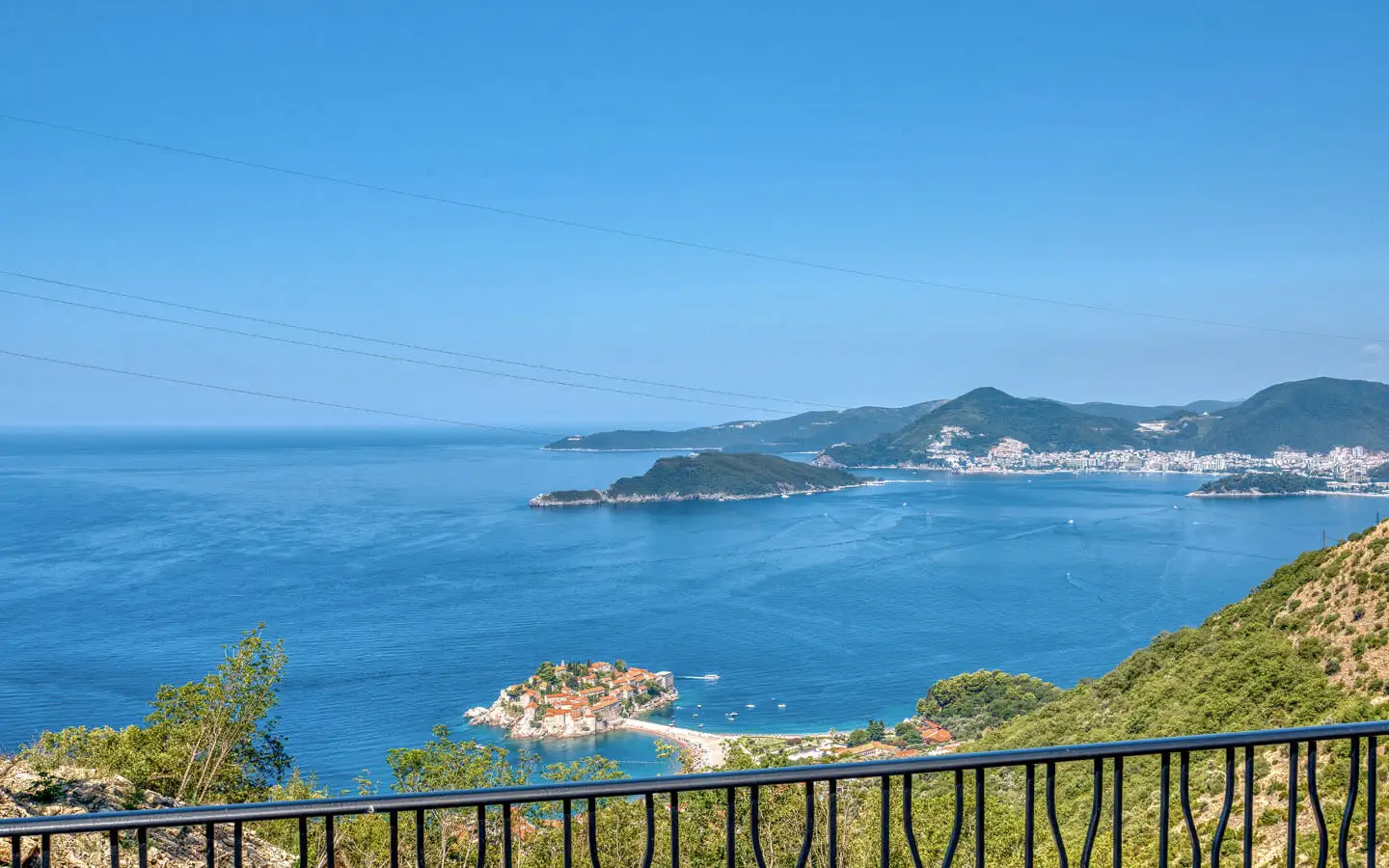Villa 450m² in Montenegro, Budva. Priced at 1400000€ rent photo-2