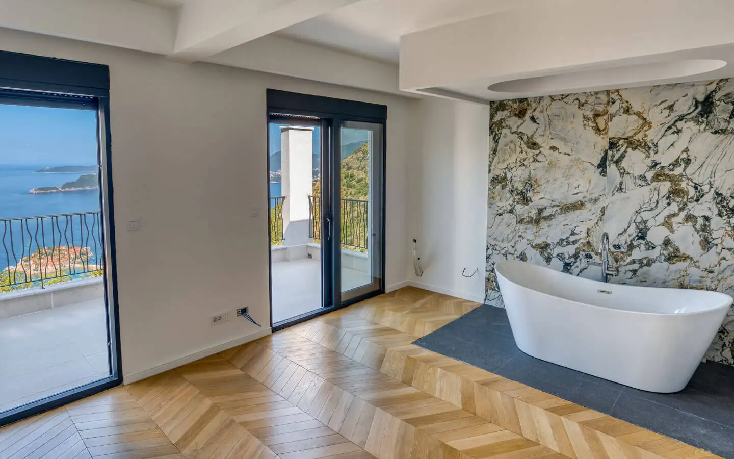 Villa 450m² in Montenegro, Budva. Priced at 1400000€ rent photo-10