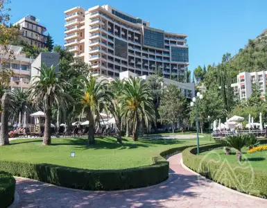 Buy in Montenegro for 340800€