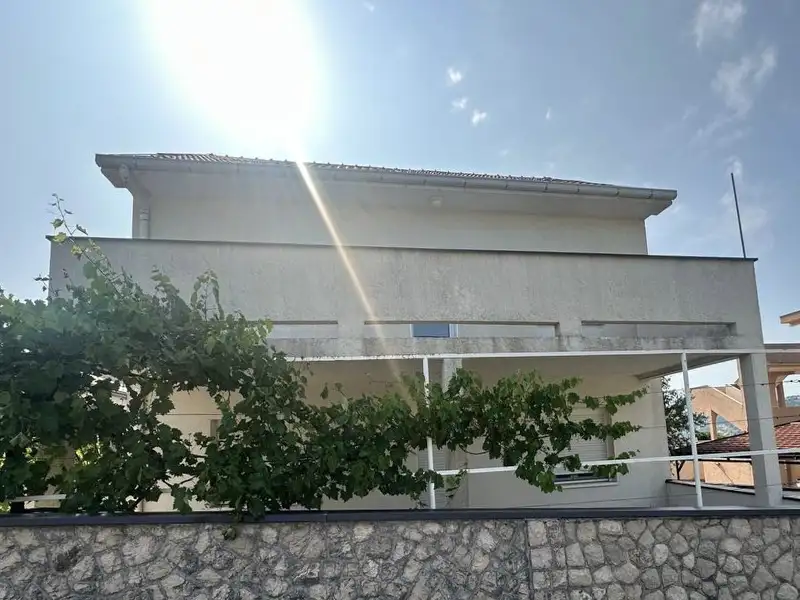 House 224m² in Montenegro, Dobra Voda. Priced at 220000€ rent photo-2
