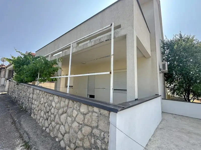 House 224m² in Montenegro, Dobra Voda. Priced at 220000€ rent photo-3