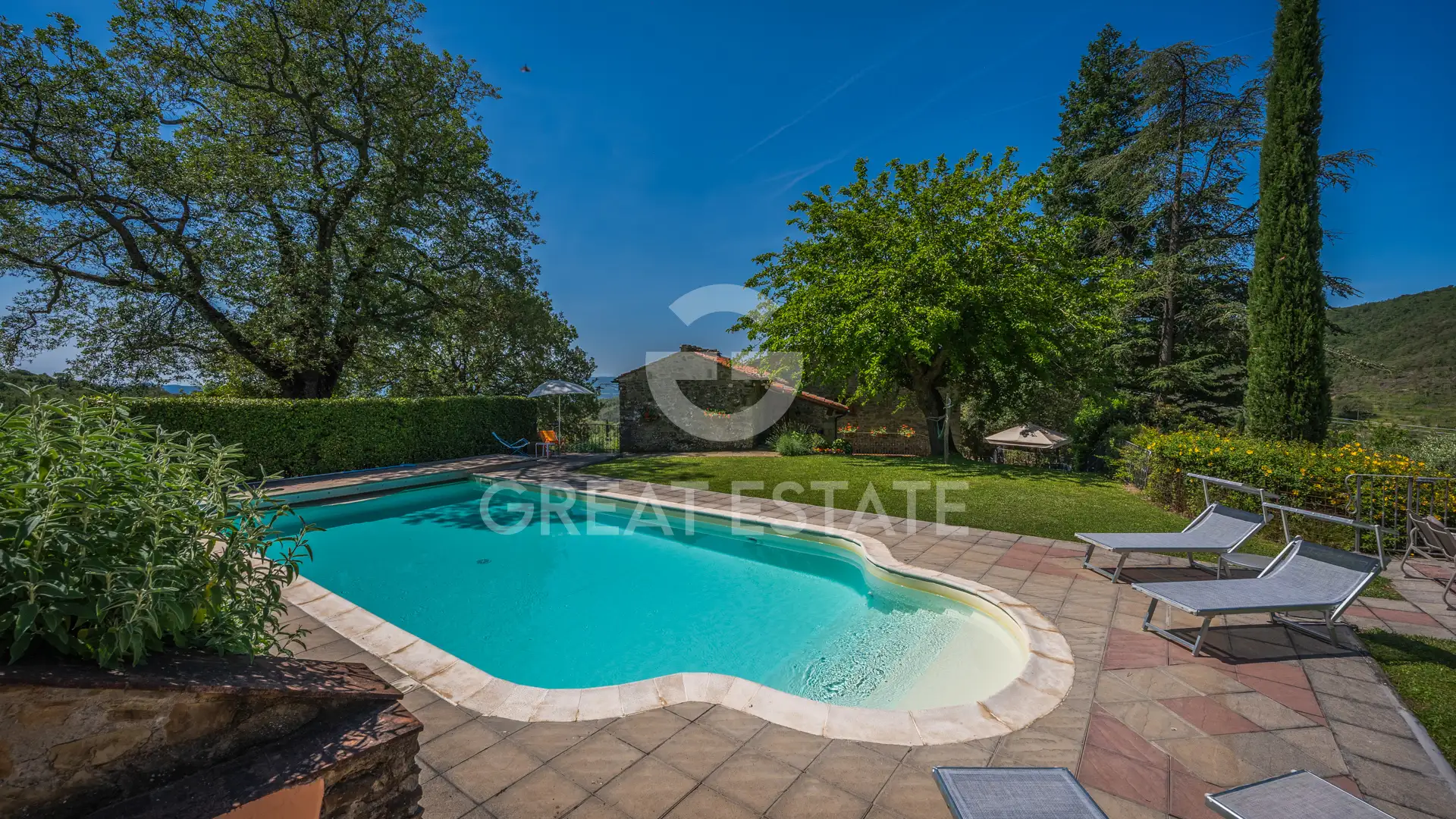 House 293m² in Italy, Arezzo. Priced at 950000€ rent photo-7
