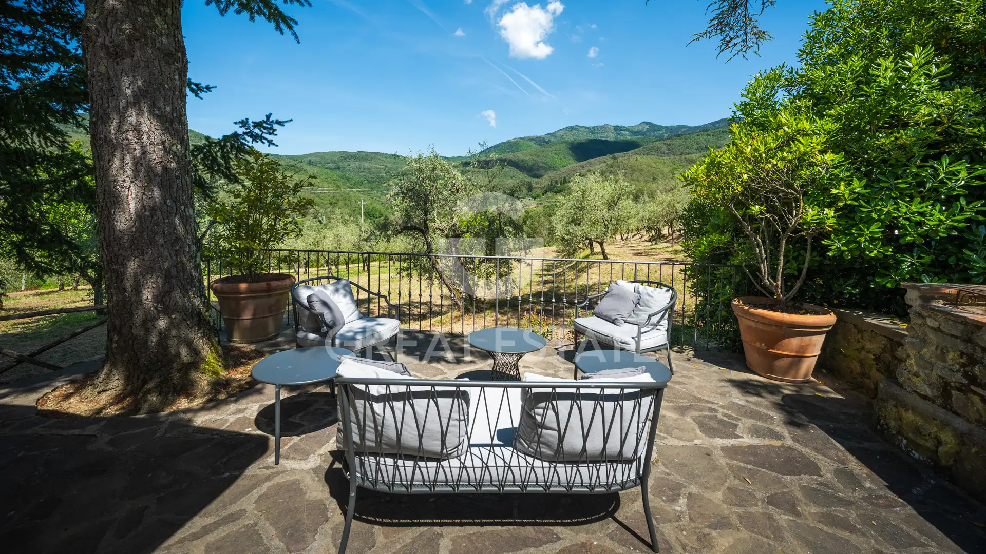 House 293m² in Italy, Arezzo. Priced at 950000€ rent photo-10