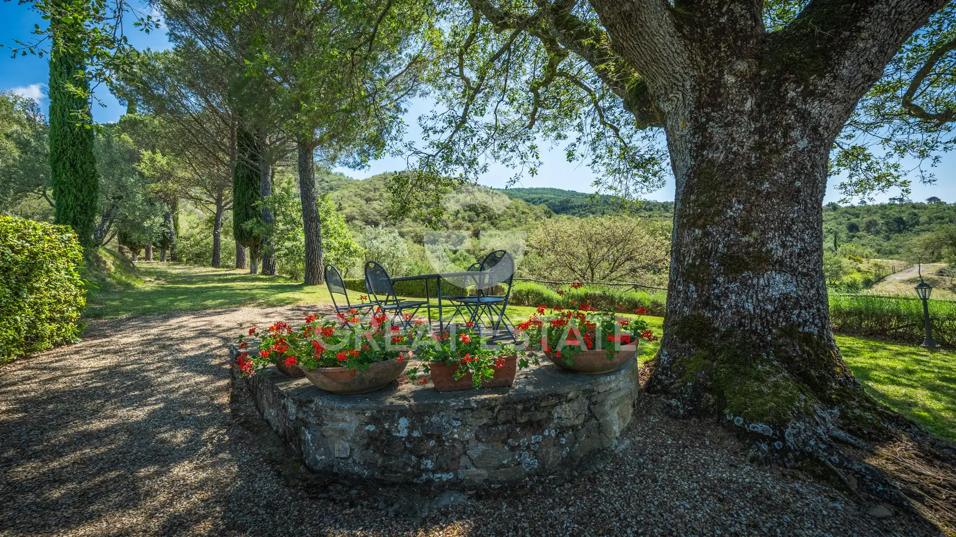 House 293m² in Italy, Arezzo. Priced at 950000€ rent photo-15