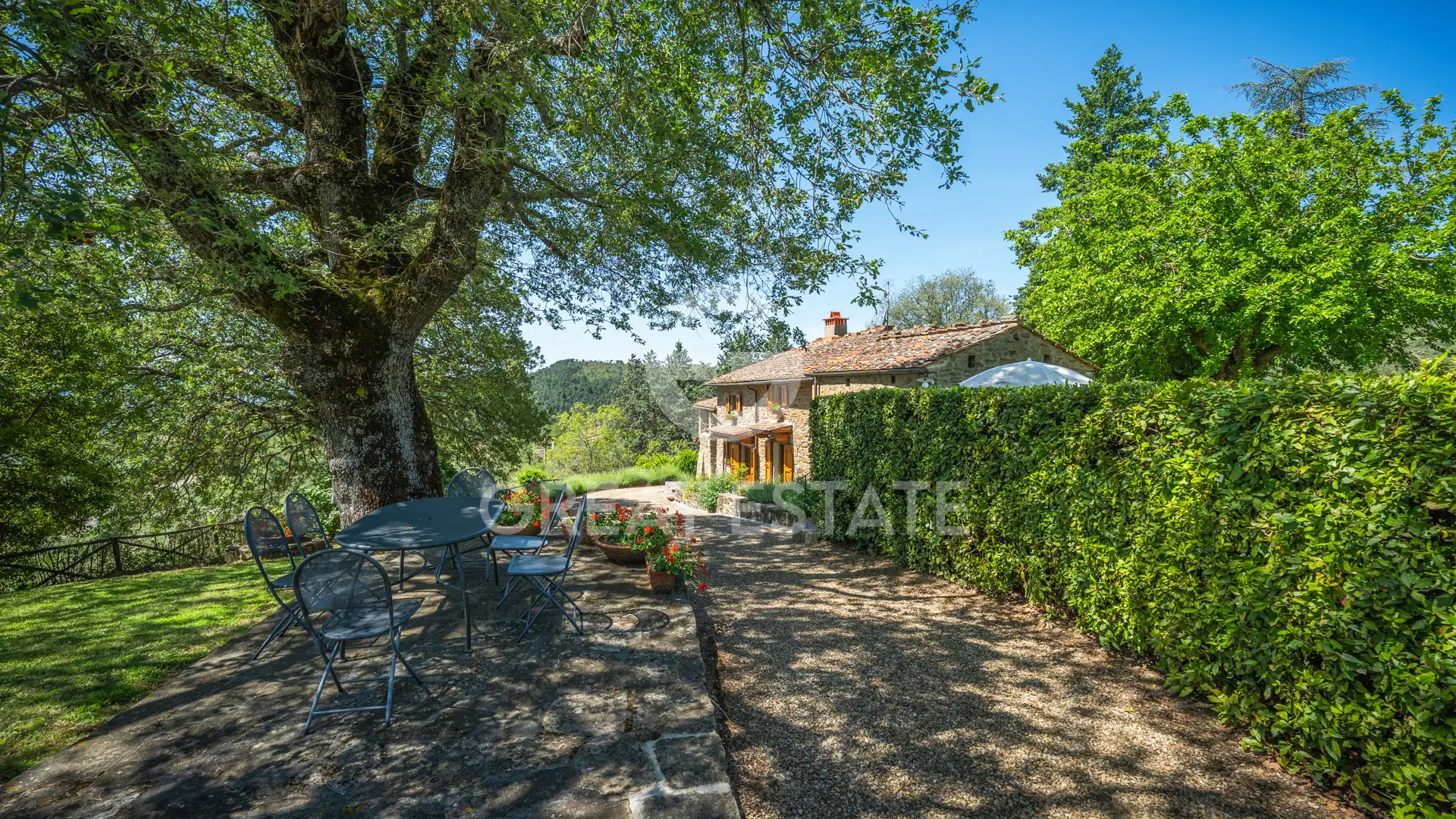 House 293m² in Italy, Arezzo. Priced at 950000€ rent photo-15