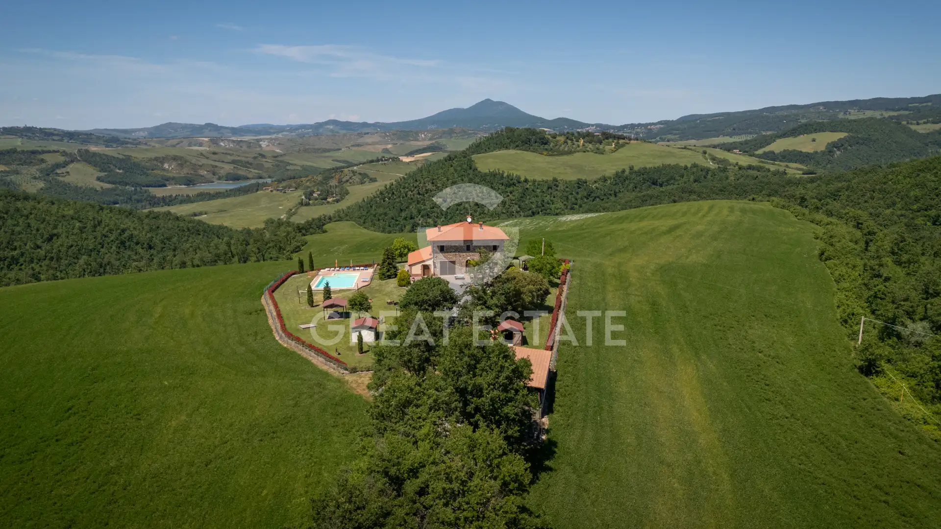 House 417m² in Italy, Viterbo. Priced at 1190000€ rent photo-3