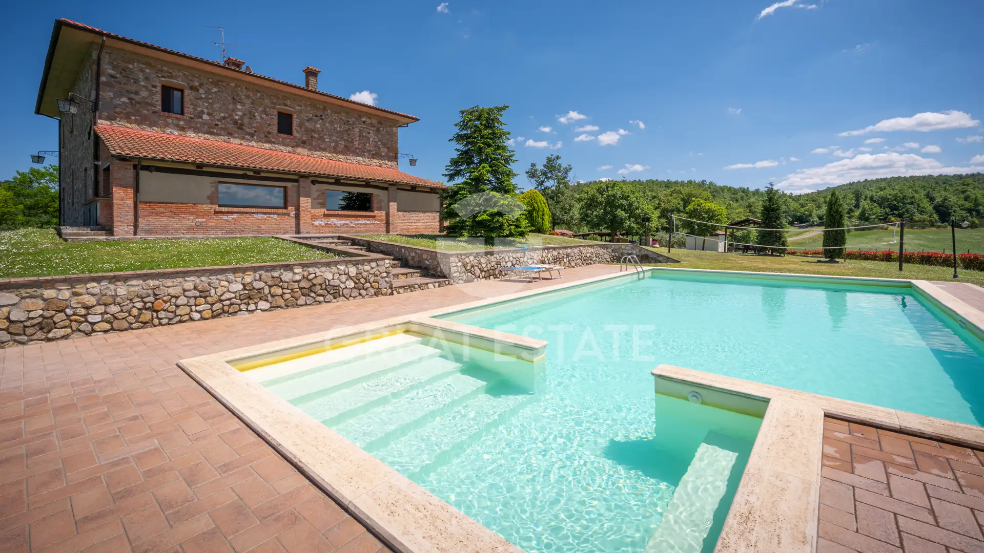 House 417m² in Italy, Viterbo. Priced at 1190000€ rent photo-4