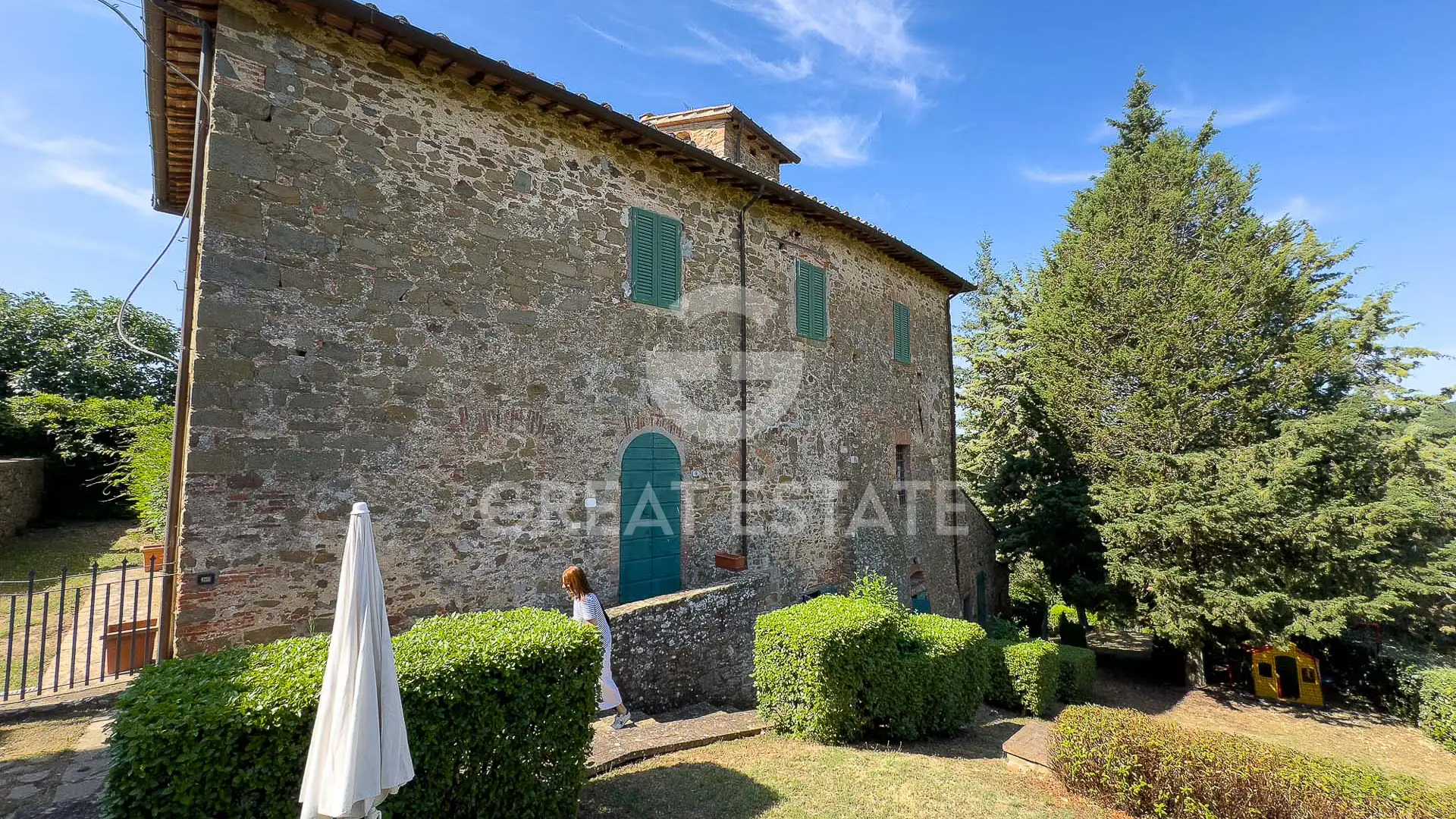 House 600m² in Italy, Siena. Priced at 1350000€ rent photo-5