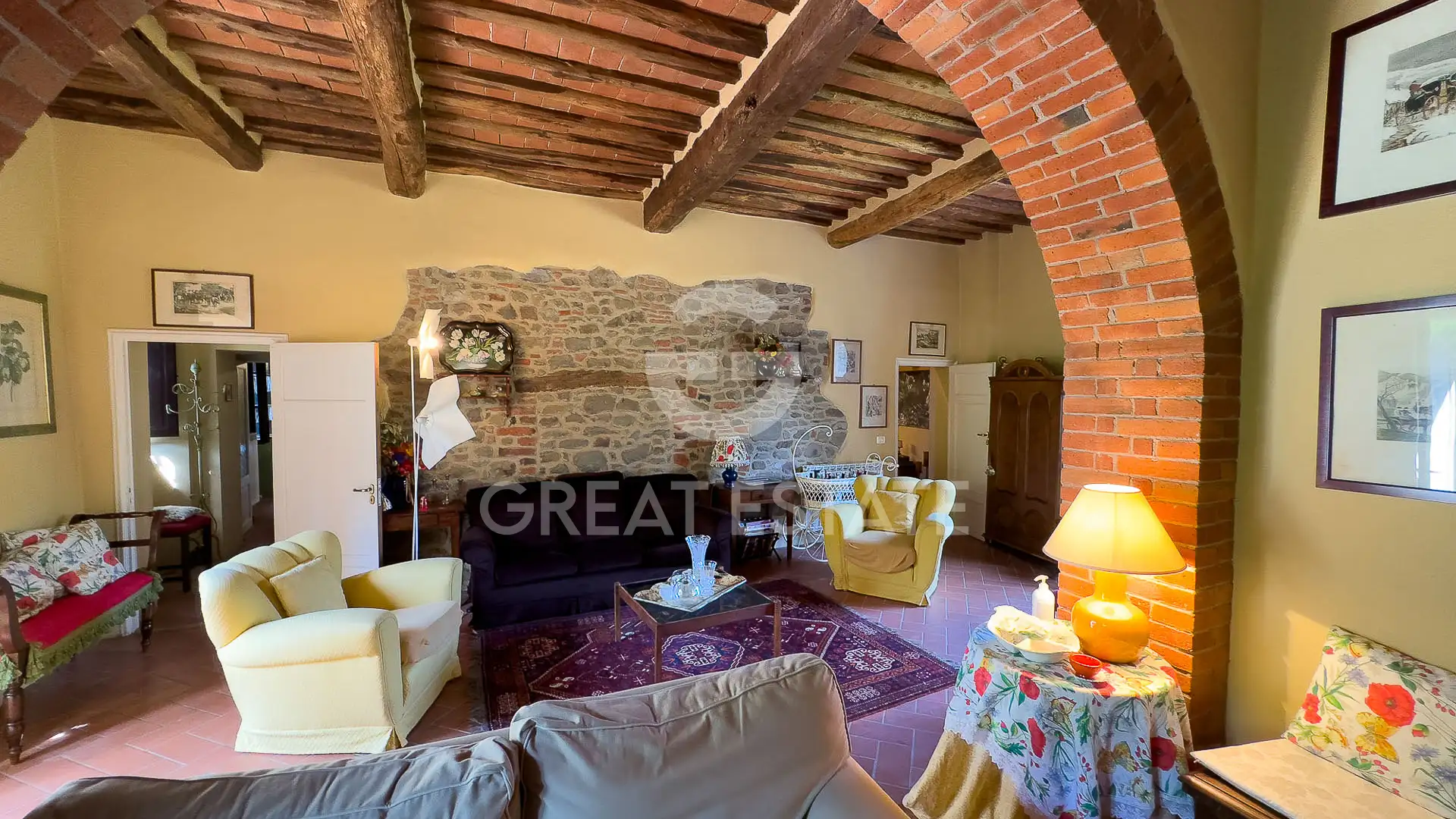 House 600m² in Italy, Siena. Priced at 1350000€ rent photo-14