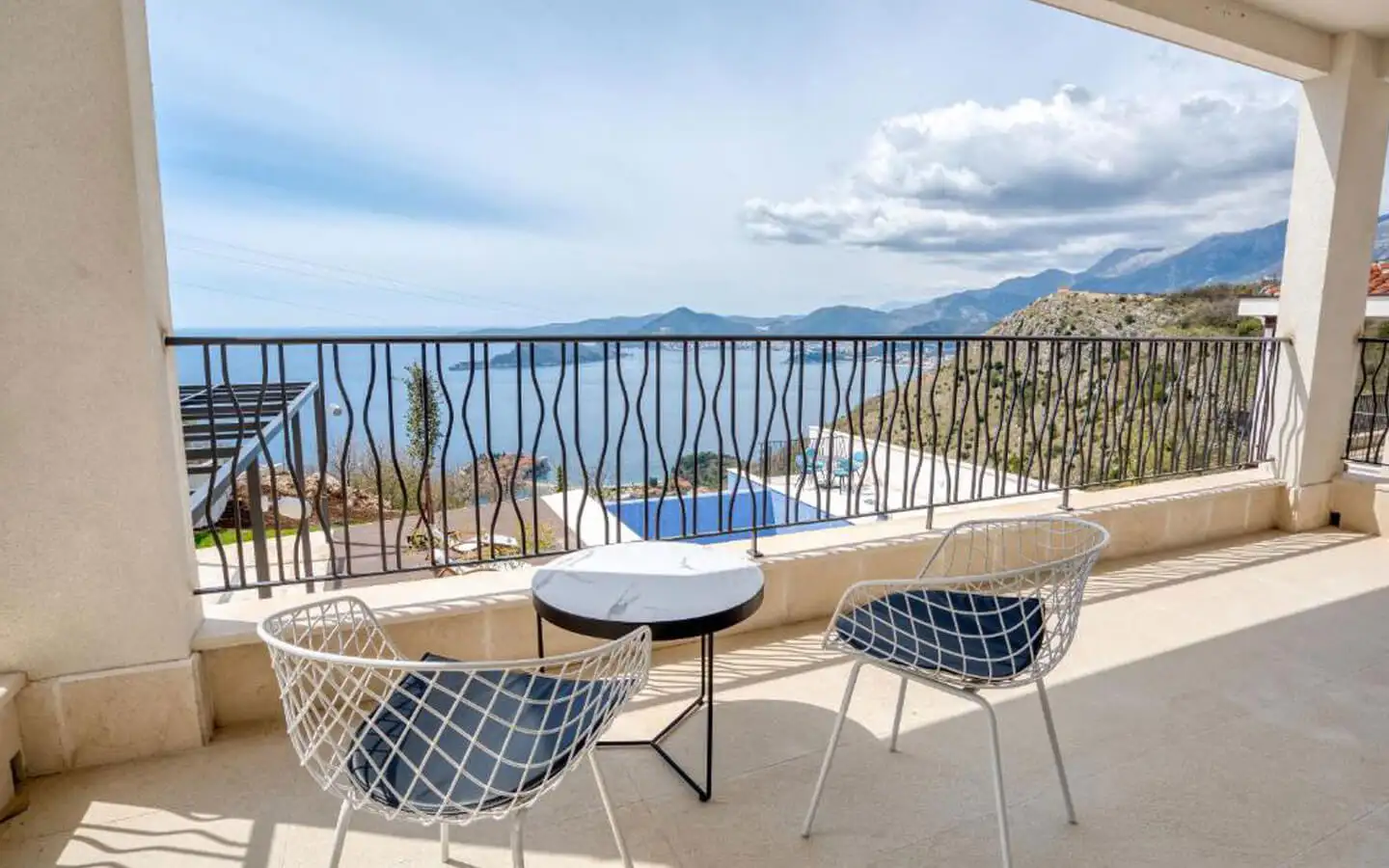 Villa 345m² in Montenegro, Budva. Priced at 1600000€ rent photo-14