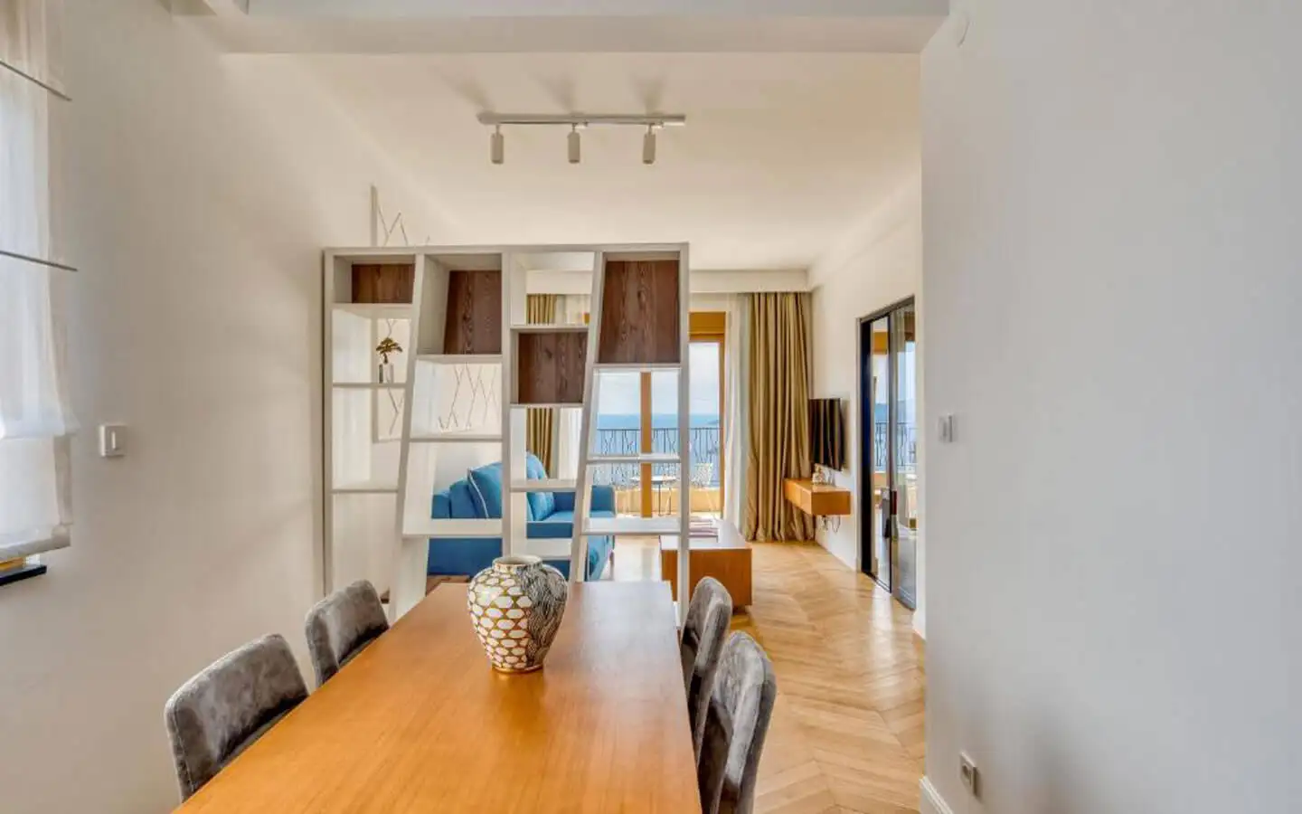 Villa 345m² in Montenegro, Budva. Priced at 1600000€ rent photo-22