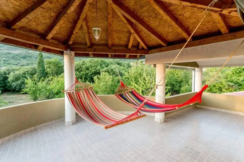 House 398m² in Montenegro, Herceg Novi. Priced at 580000€ rent photo-8