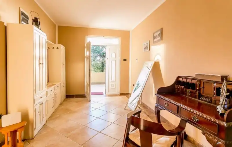 House 398m² in Montenegro, Herceg Novi. Priced at 580000€ rent photo-10