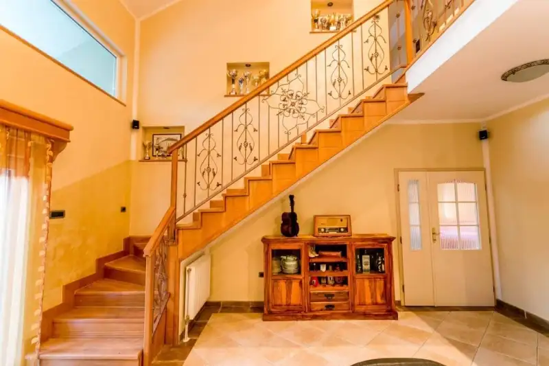 House 398m² in Montenegro, Herceg Novi. Priced at 580000€ rent photo-11