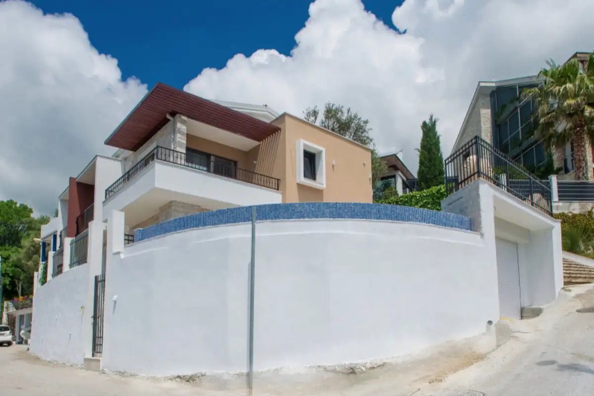 House 170m² in Montenegro, Becici. Priced at 550000€ rent photo-5
