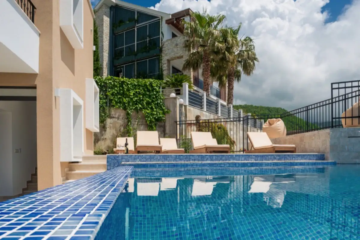 House 170m² in Montenegro, Becici. Priced at 550000€ rent photo-8