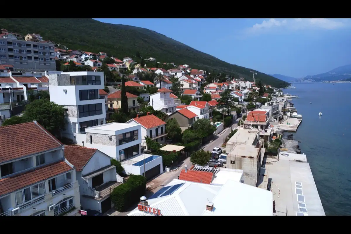 House 200m² in Montenegro, Krasici. Priced at 540000€ rent photo-3