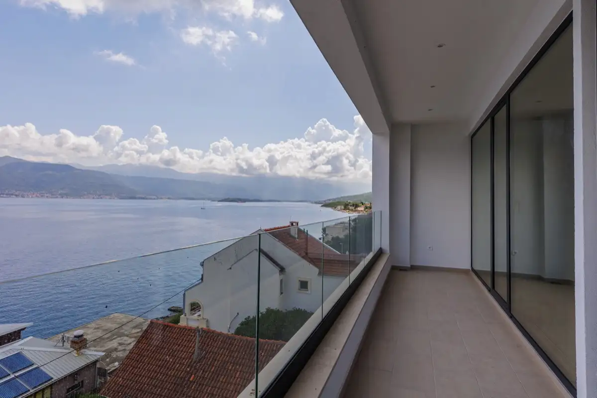 House 200m² in Montenegro, Krasici. Priced at 540000€ rent photo-12