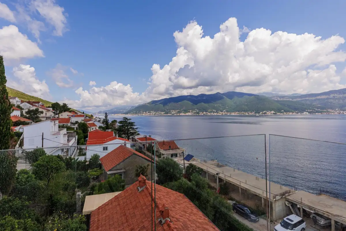 House 200m² in Montenegro, Krasici. Priced at 540000€ rent photo-13