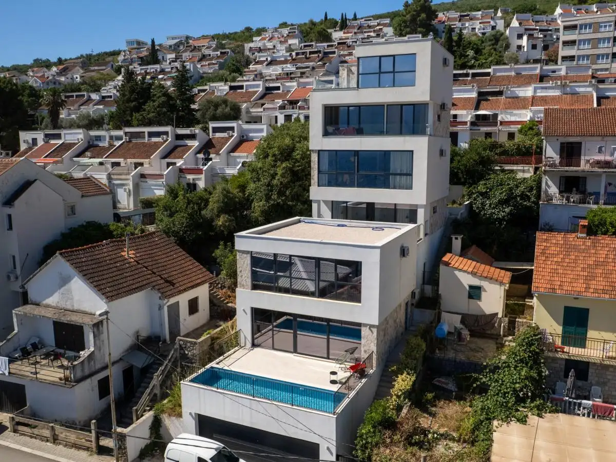 House 200m² in Montenegro, Krasici. Priced at 540000€ rent photo-21