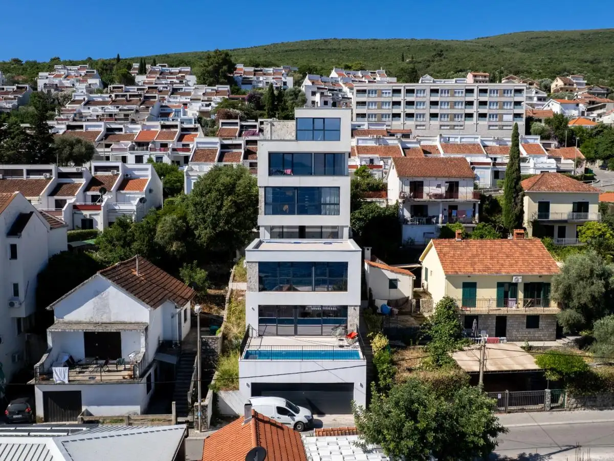 House 200m² in Montenegro, Krasici. Priced at 540000€ rent photo-24