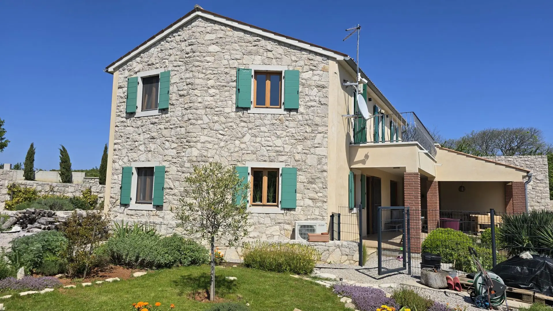 Villa 137m² in Croatia, Labin. Priced at 699000€ rent photo-23