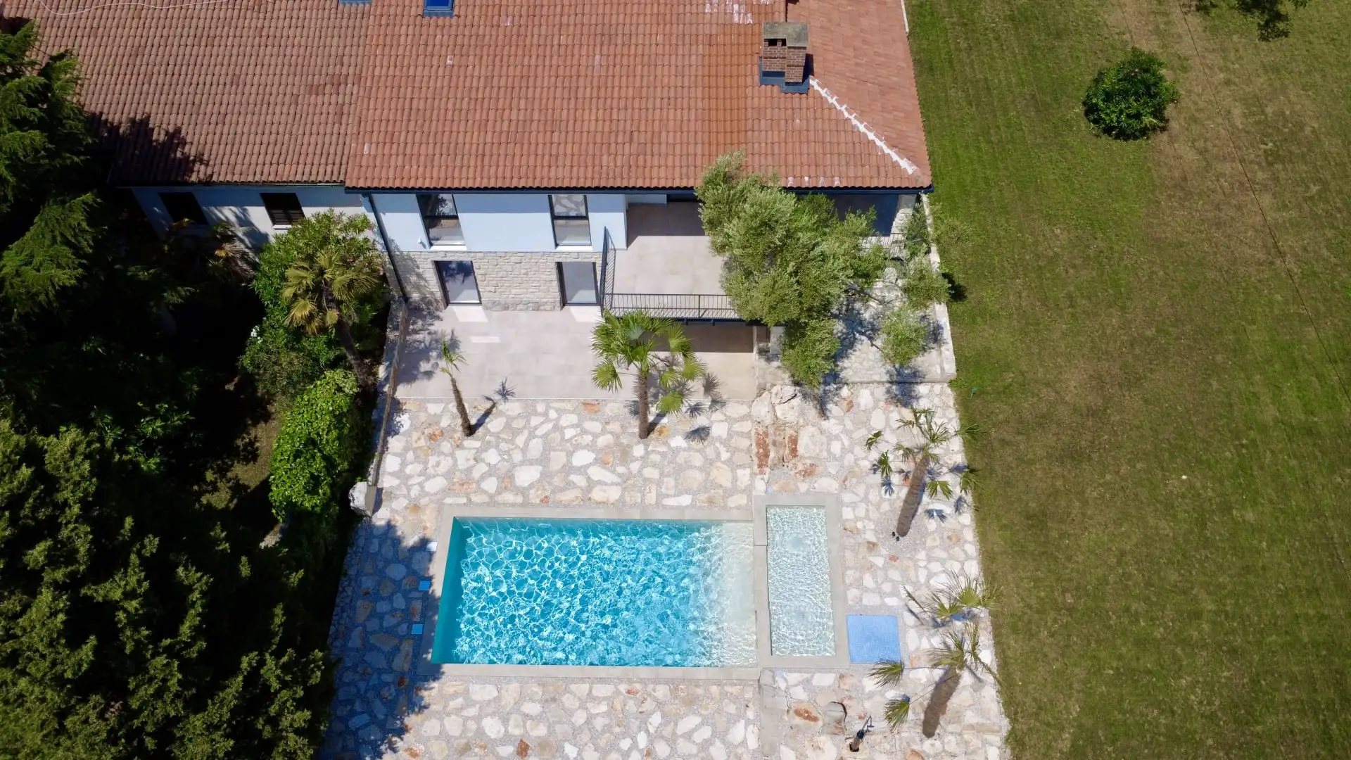 Villa 372m² in Croatia, Umag. Priced at 1490000€ rent photo-4