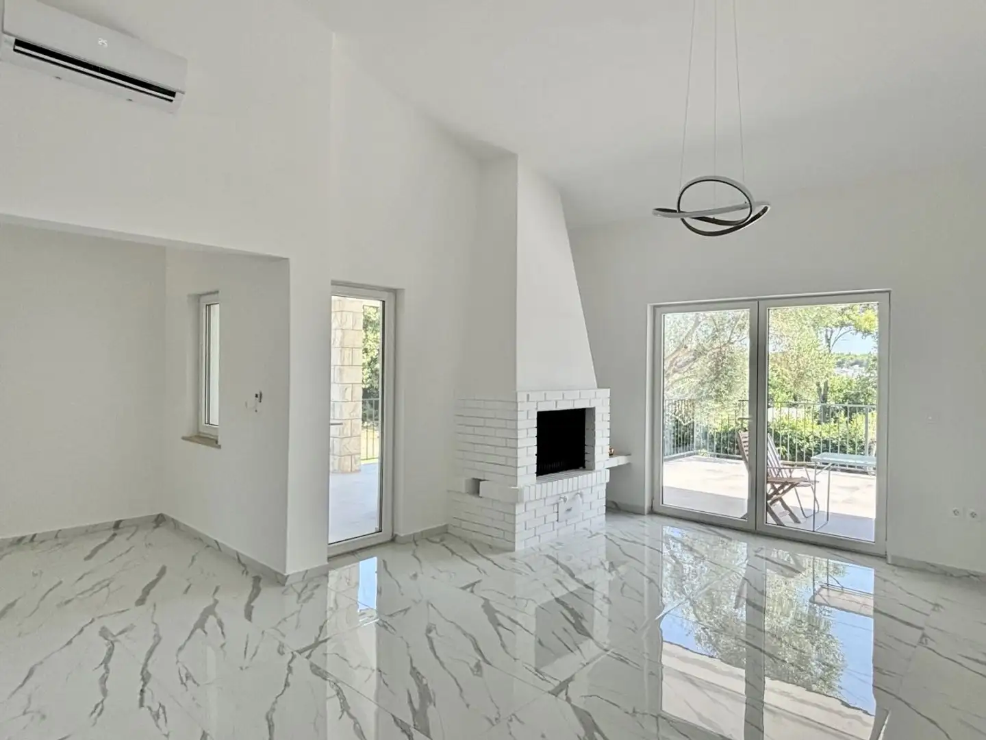 Villa 372m² in Croatia, Umag. Priced at 1490000€ rent photo-11