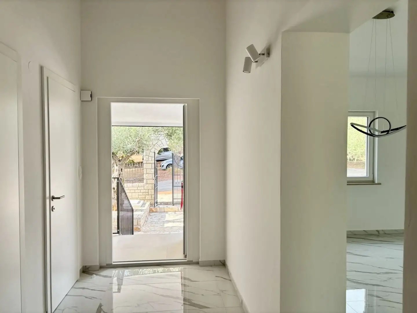 Villa 372m² in Croatia, Umag. Priced at 1490000€ rent photo-12