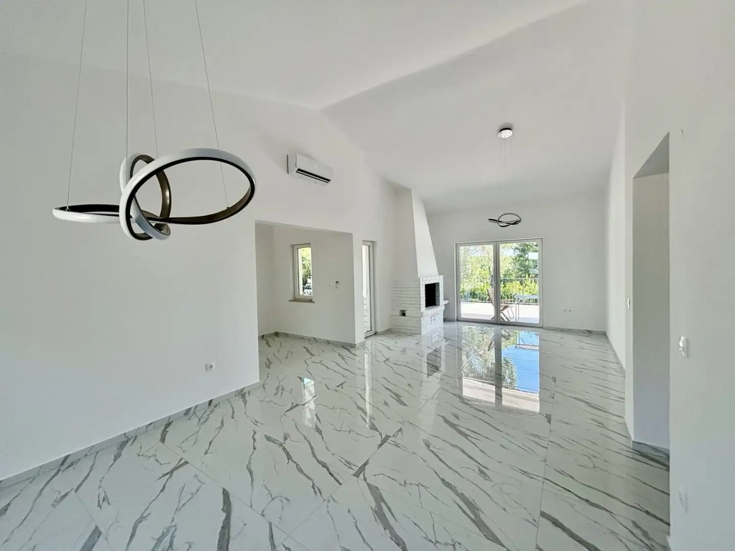 Villa 372m² in Croatia, Umag. Priced at 1490000€ rent photo-24