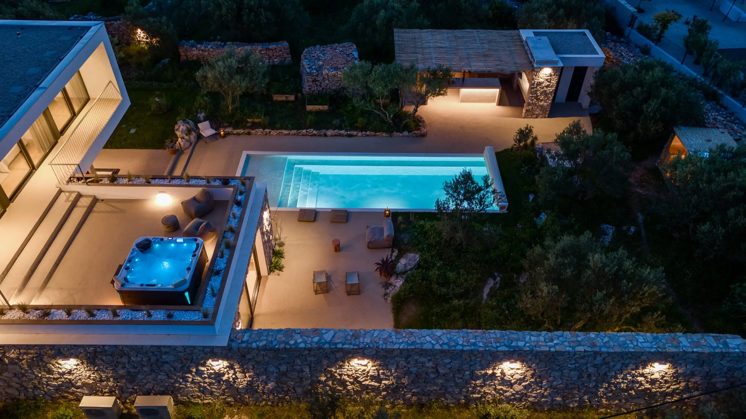 House 320m² in Croatia, Solta. Priced at 2000000€ rent photo-9