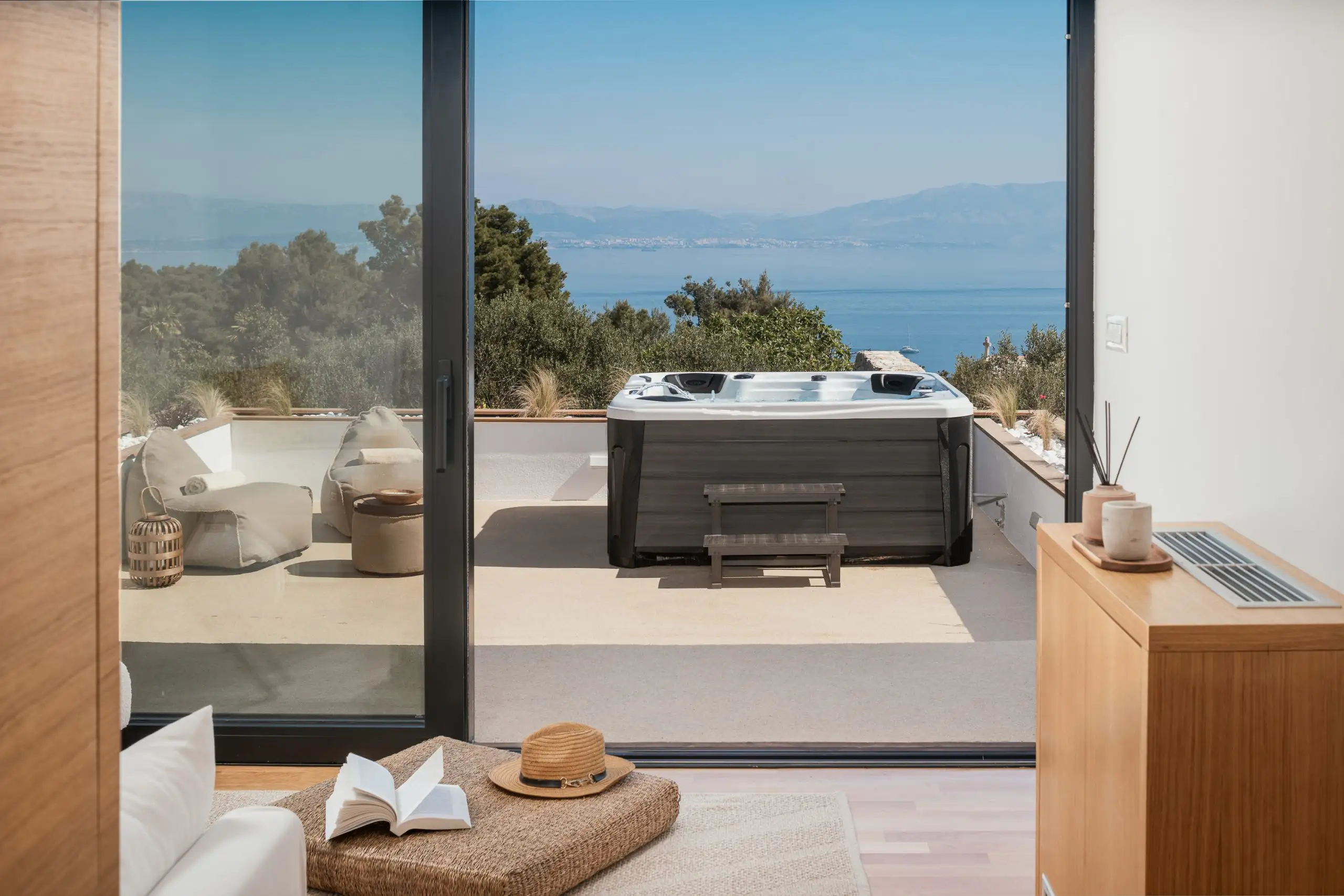 House 320m² in Croatia, Solta. Priced at 2000000€ rent photo-18