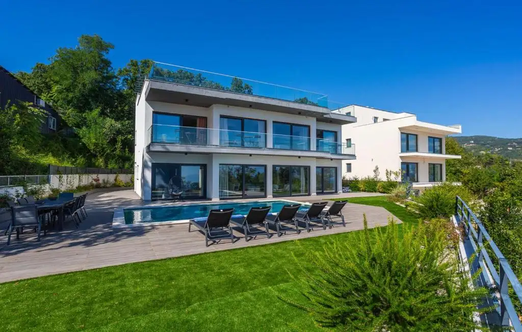 House 400m² in Croatia, Opatija. Priced at 1800000€ rent photo-2