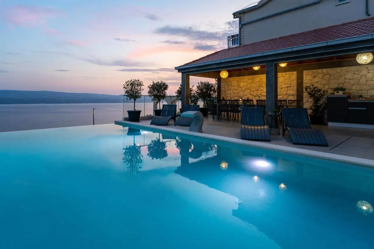House 700m² in Croatia, Omis. Priced at 2550000€ rent photo-8
