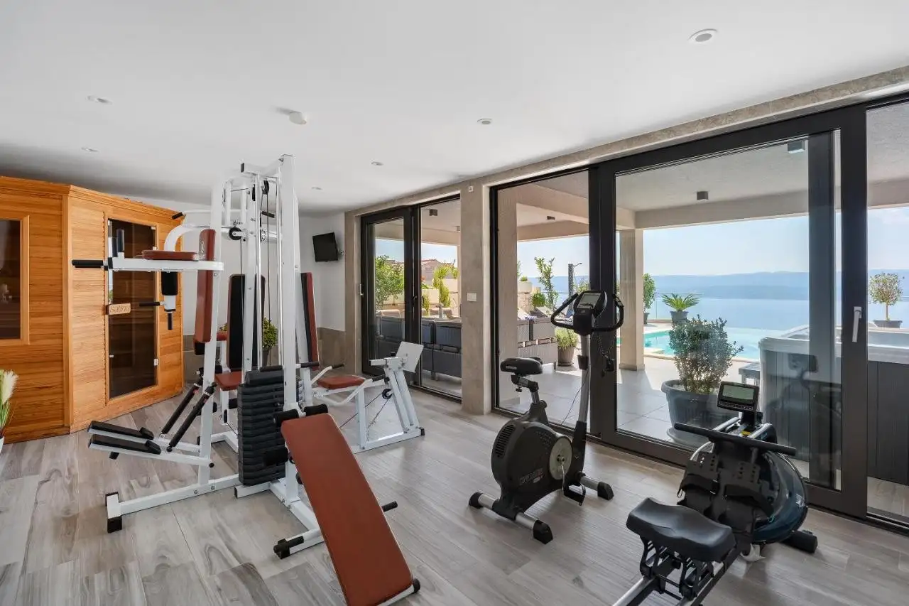 House 700m² in Croatia, Omis. Priced at 2550000€ rent photo-11