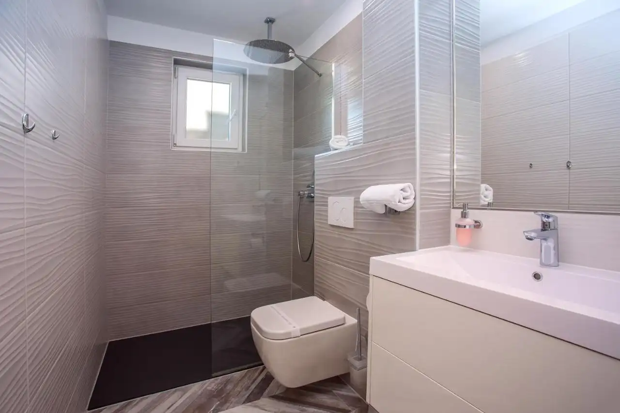 House 700m² in Croatia, Omis. Priced at 2550000€ rent photo-15