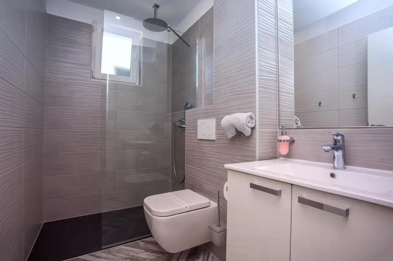 House 700m² in Croatia, Omis. Priced at 2550000€ rent photo-21