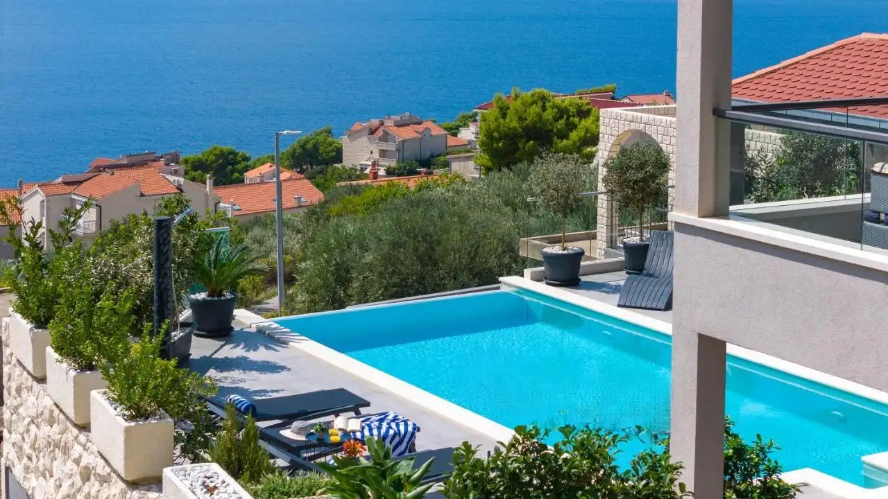 House 700m² in Croatia, Omis. Priced at 2550000€ rent photo-30