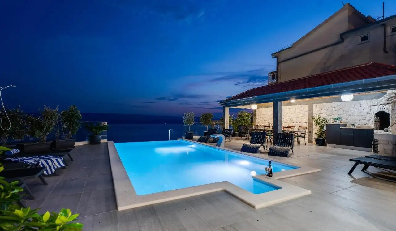 House 700m² in Croatia, Omis. Priced at 2550000€ rent photo-38