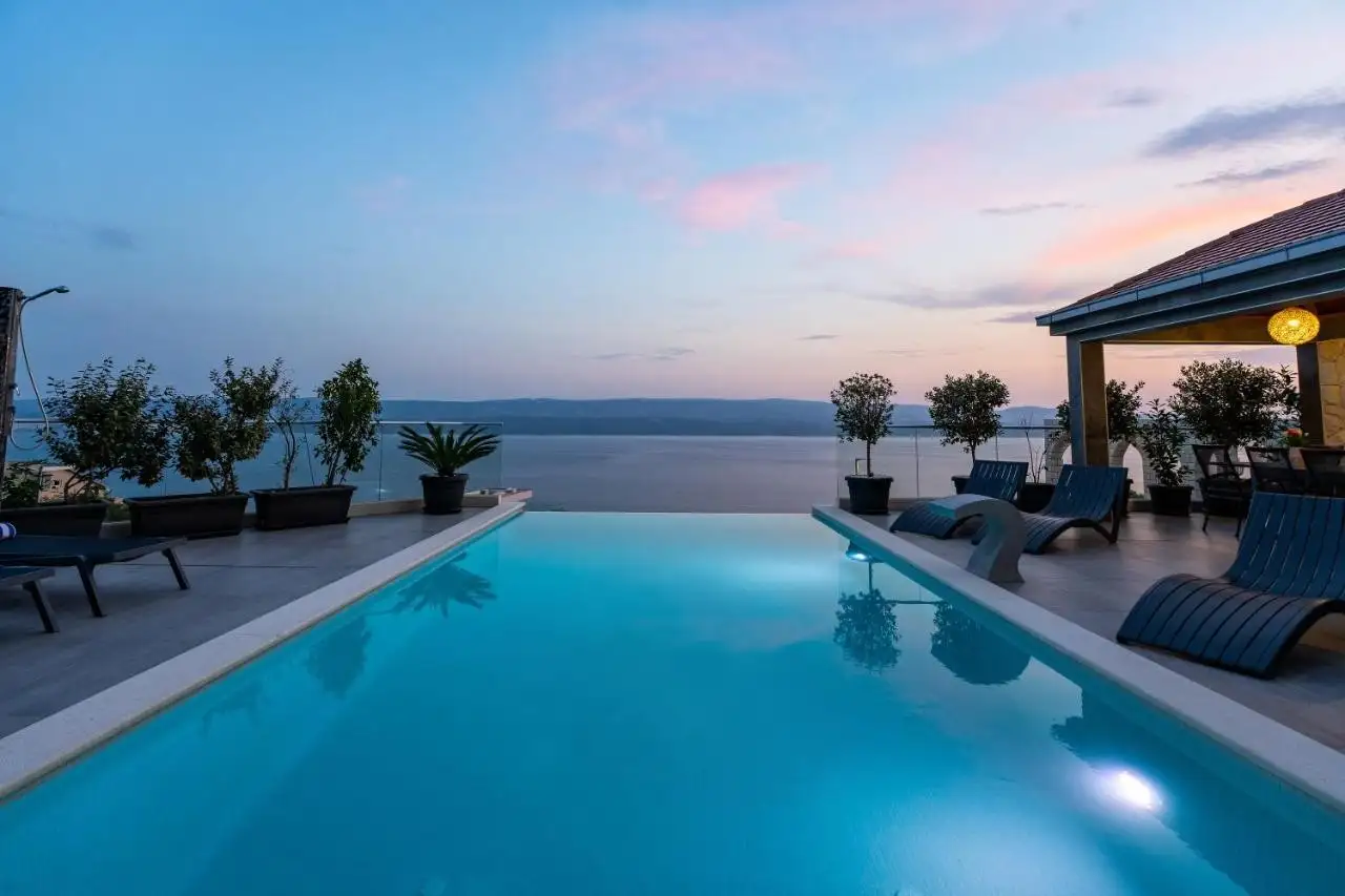 House 700m² in Croatia, Omis. Priced at 2550000€ rent photo-39