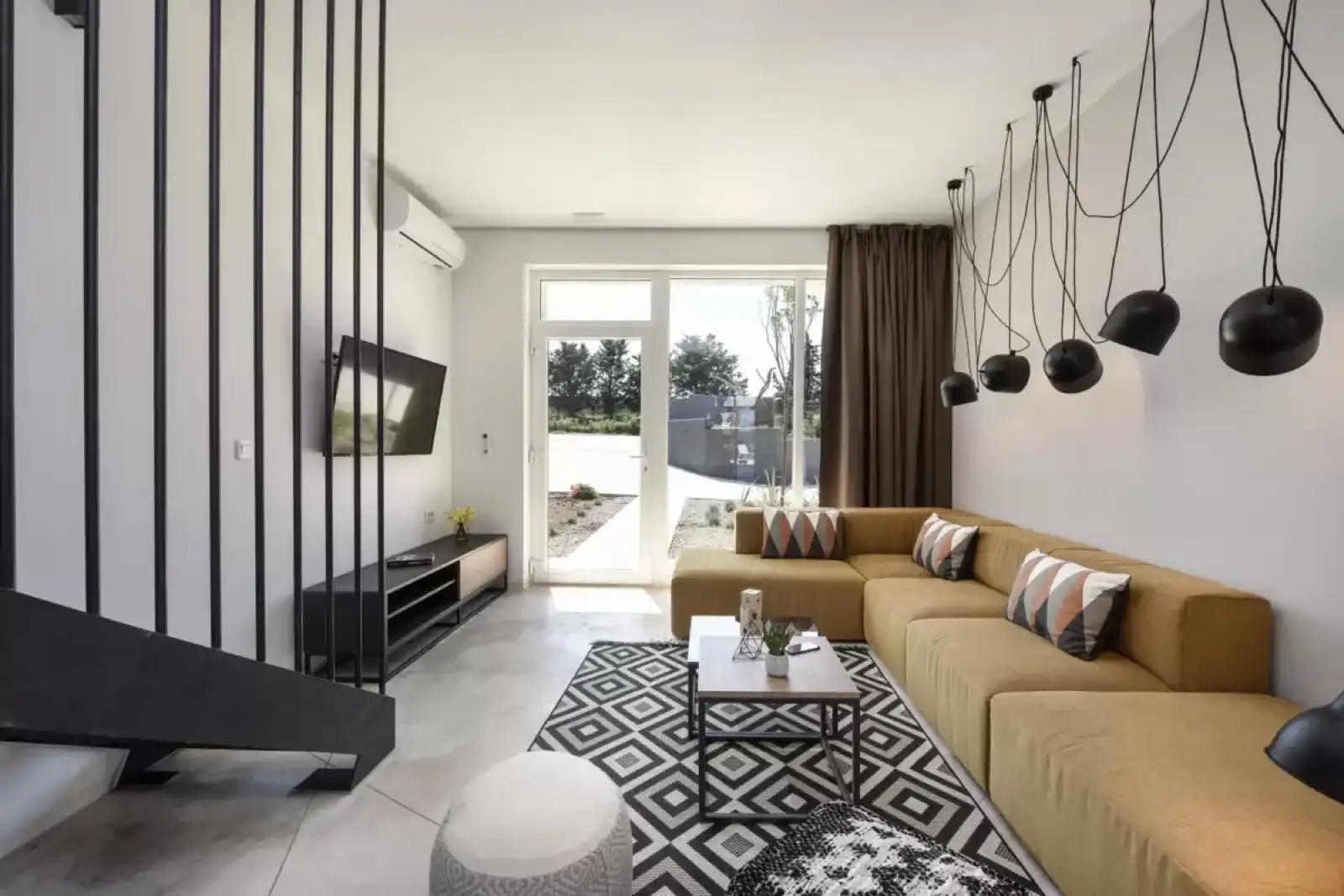 House 600m² in Croatia, Zadar. Priced at 1200000€ rent photo-43