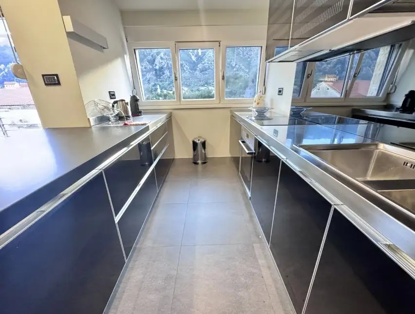 Flat 129m² in Montenegro, Dobrota. Priced at 449900€ rent photo-23